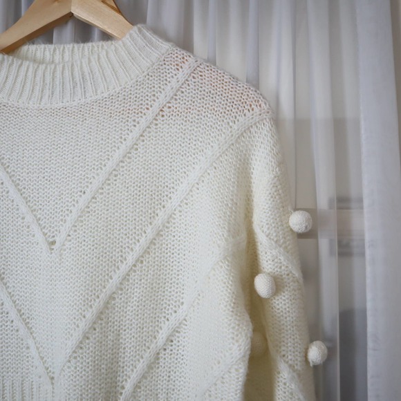 Nasty Gal Ivory Pom Pom Balloon Sleeve Mock Neck Sweater Size Medium - Picture 2 of 6